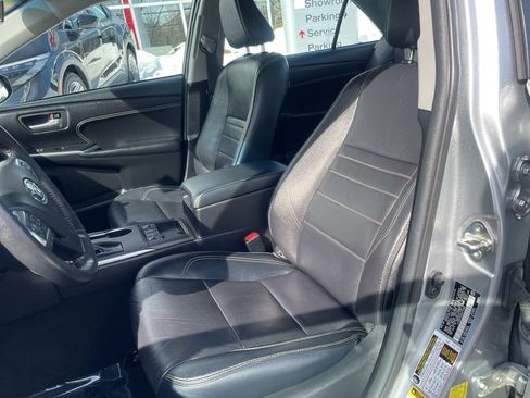Used 2017 Toyota Camry XLE image 10
