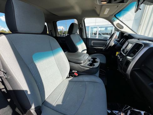 Used 2021 RAM 1500 Classic SLT image 24