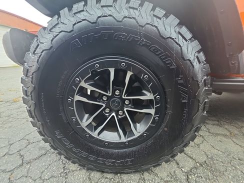 Used 2025 Jeep Wrangler Sport AWD/4WD image 37