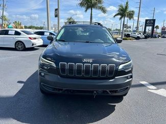 Used 2019 Jeep Cherokee Trailhawk video 2