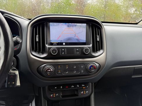 Used 2021 Chevrolet Colorado Z71 AWD/4WD image 22