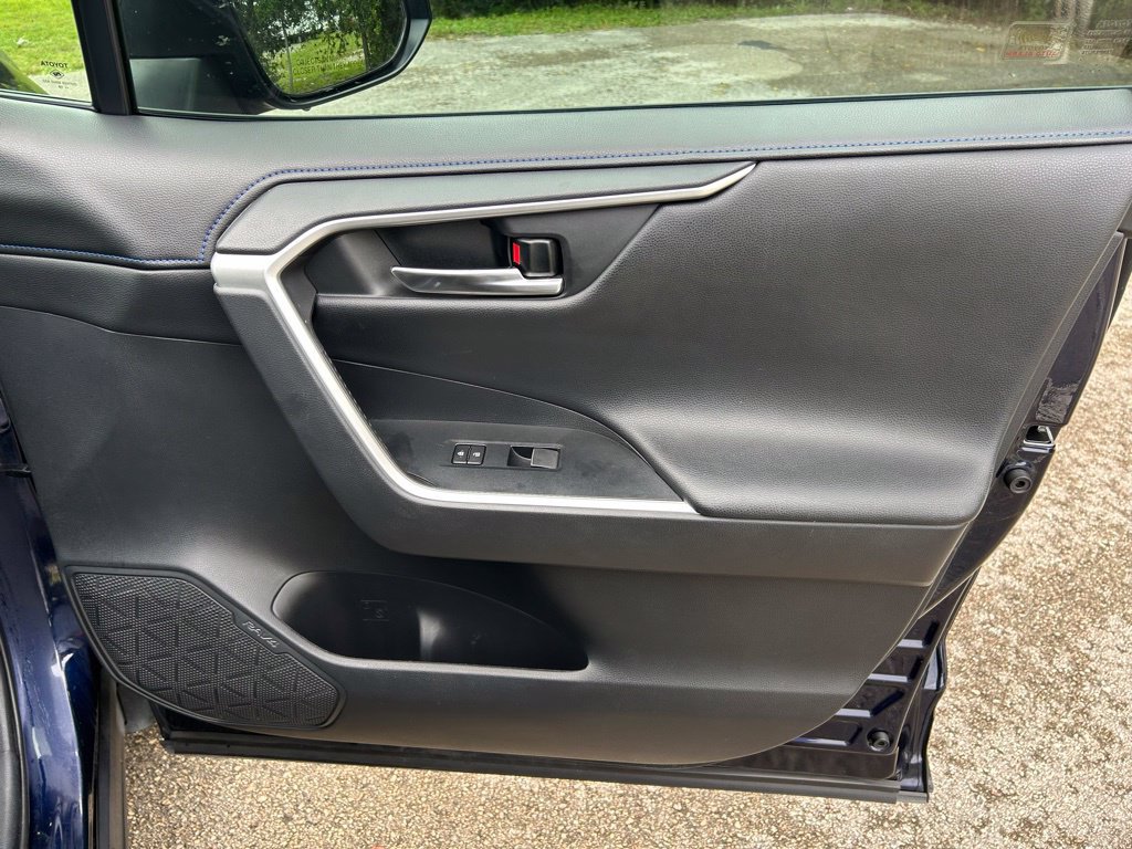 Used 2020 Toyota RAV4 XSE w/ XSE Grade Weather Package AWD/4WD image 40