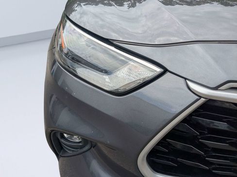Used 2022 Toyota Highlander XLE FWD image 10