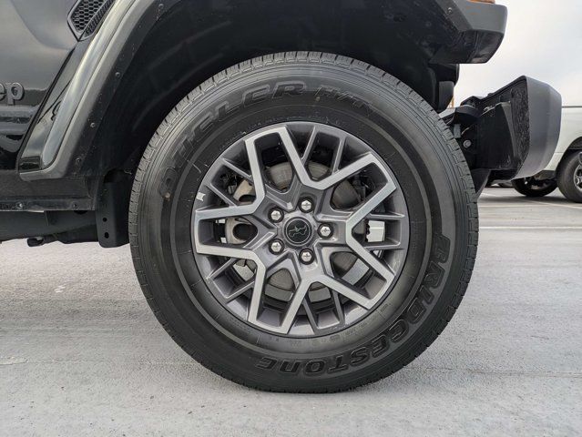Certified 2026 Jeep Wrangler Unlimited Sahara AWD/4WD image 10