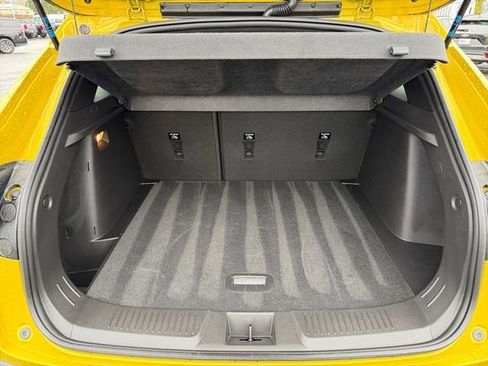 Used 2025 Chevrolet Trax RS w/ Driver Confidence Package image 31