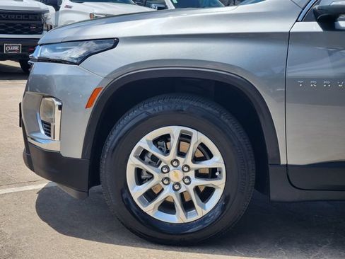 Used 2023 Chevrolet Traverse LS w/ Safety Package FWD image 8