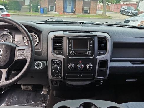 Used 2016 RAM 1500 Express AWD/4WD image 18