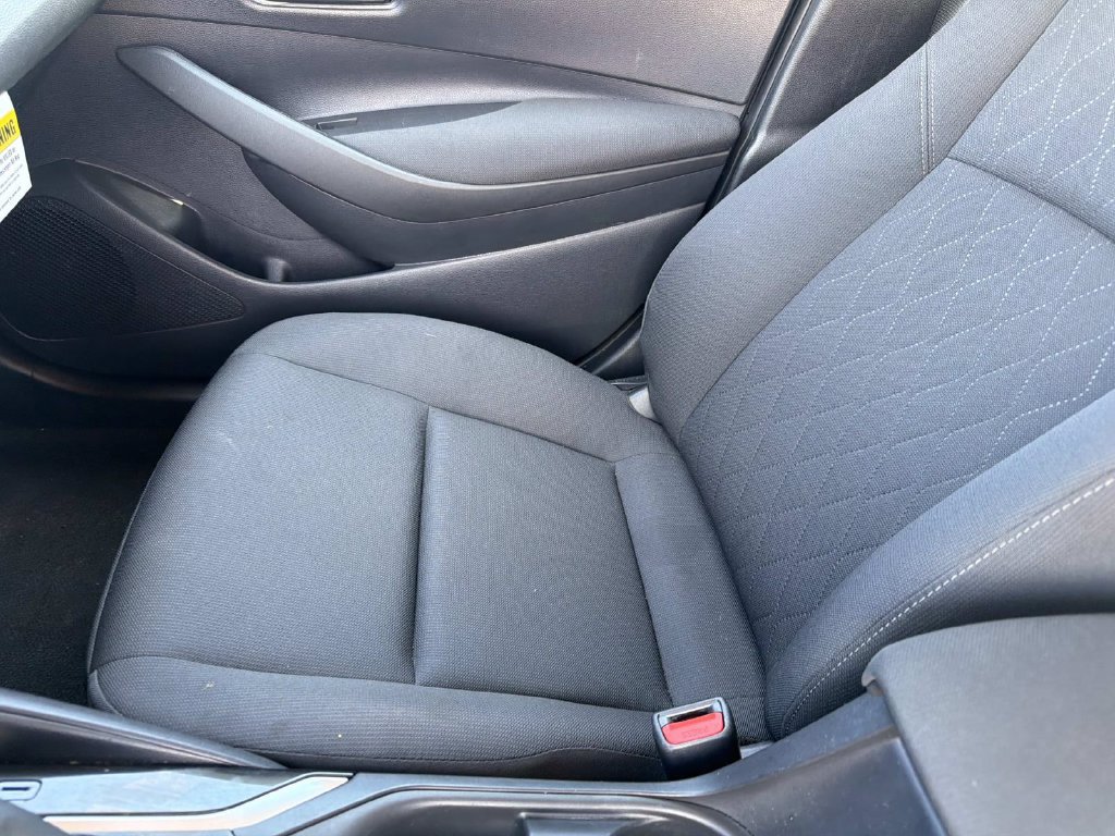 Used 2025 Toyota Corolla LE FWD image 17
