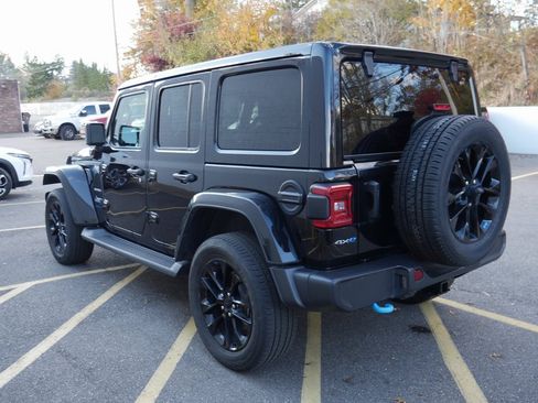 Used 2023 Jeep Wrangler Unlimited Sahara w/ Cold Weather Group image 5