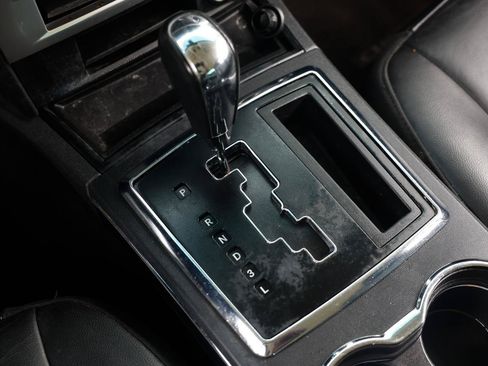 Used 2010 Chrysler 300 Touring RWD image 34