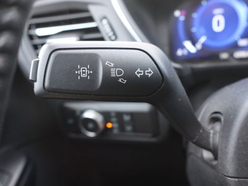 Used 2021 Ford Escape Titanium image 16