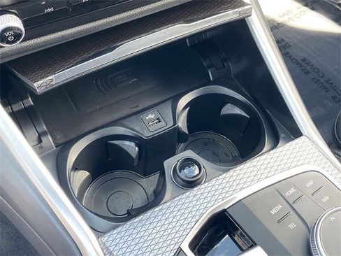 Used 2025 BMW i4 eDrive40 image 31