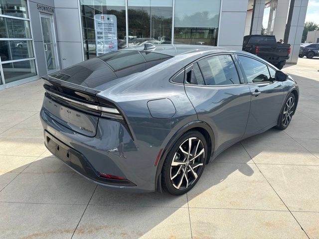 Used 2024 Toyota Prius Prime FWD image 7