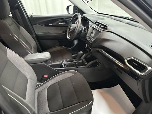 Used 2023 Chevrolet TrailBlazer LT FWD image 18