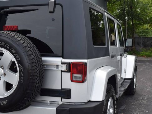 Used 2010 Jeep Wrangler Unlimited Sahara w/ Trailer Tow Group AWD/4WD image 17