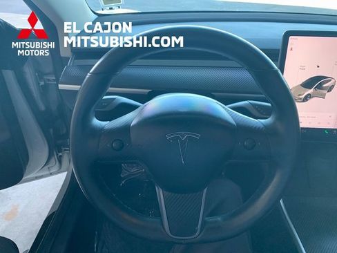 Used 2018 Tesla Model 3 Long Range image 9