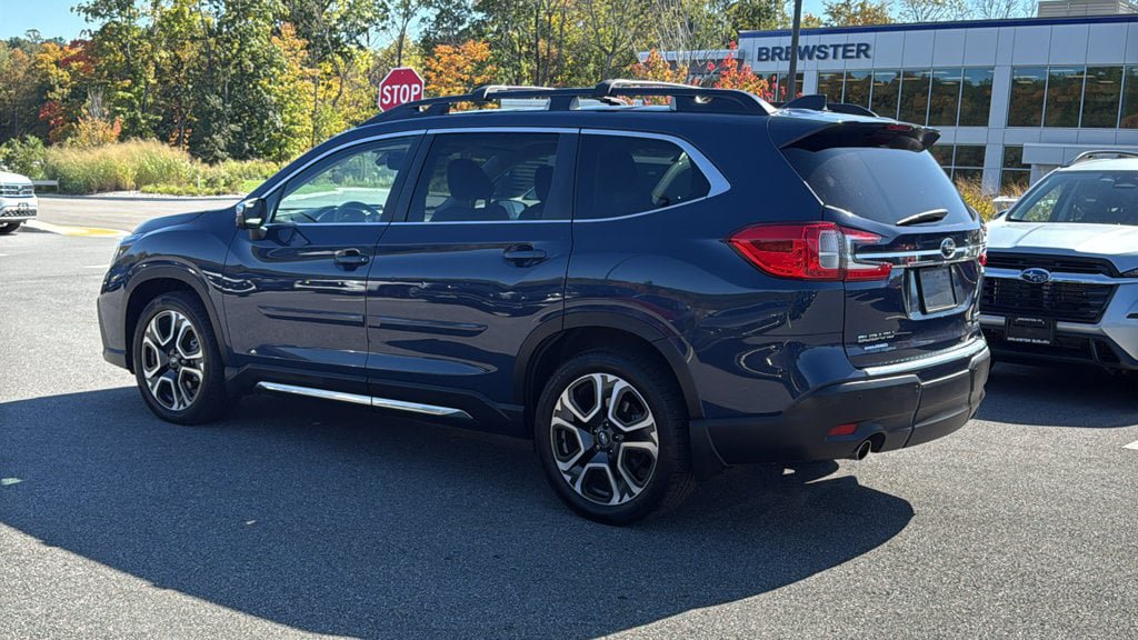 Used 2023 Subaru Ascent Limited w/ Technology Package AWD/4WD image 6