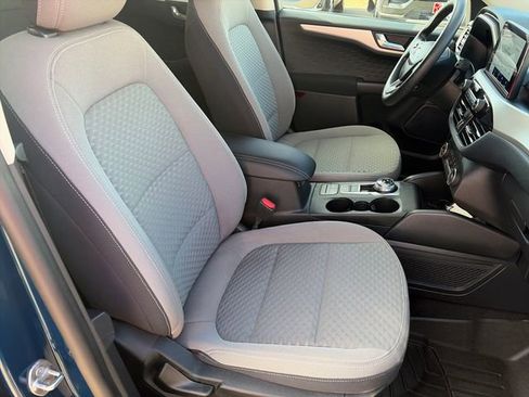 Used 2020 Ford Escape SE image 35