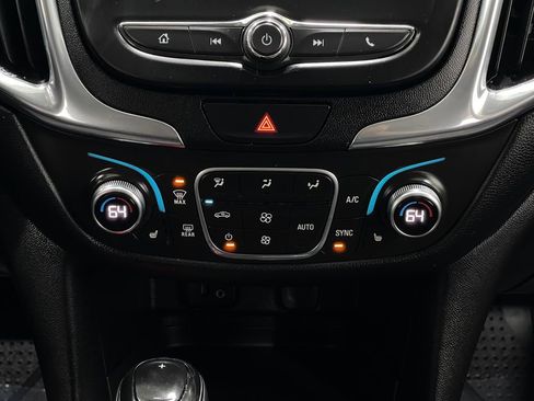 Used 2018 Chevrolet Equinox LT image 24