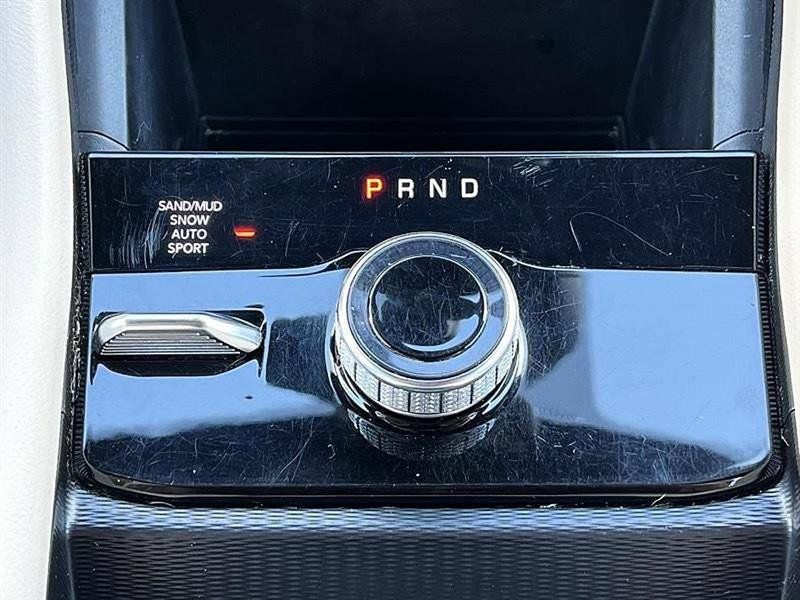 Used 2024 Jeep Grand Cherokee L Limited w/ Black Appearance Package AWD/4WD image 36