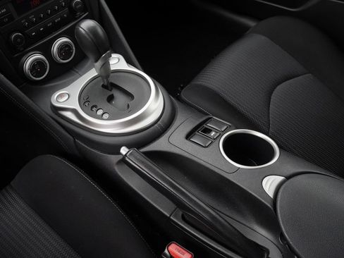 Used 2020 Nissan 370Z Coupe RWD image 18