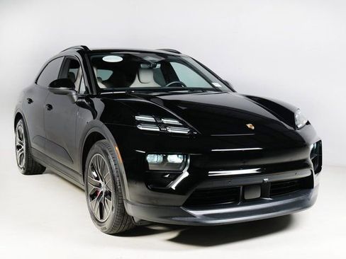 Certified 2025 Porsche Macan 4S Electric image 7