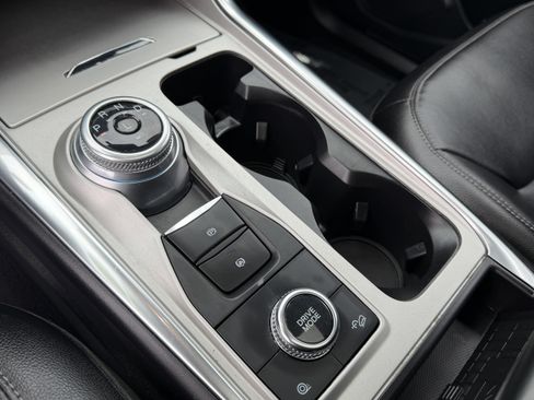 Certified 2023 Ford Explorer Limited w/ Hybrid Equipment Group 310A image 17