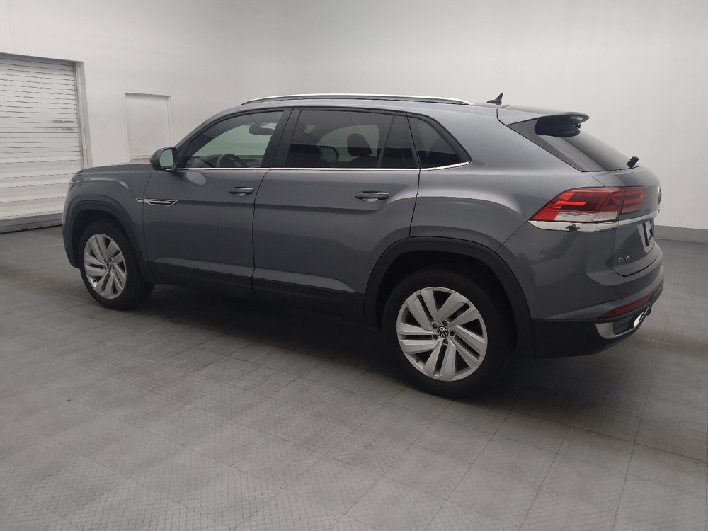 Used 2022 Volkswagen Atlas Cross Sport SE w/ Panoramic Sunroof Package FWD image 3