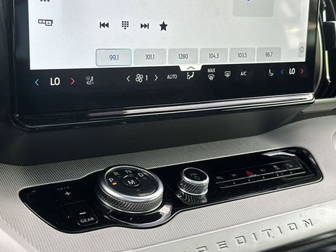 Certified 2025 Ford Expedition Active AWD/4WD image 22