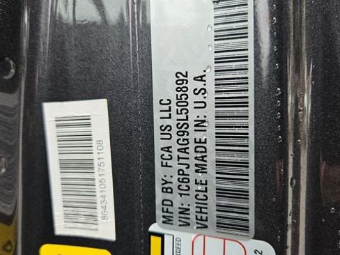 Used 2025 Jeep Gladiator Nighthawk image 14