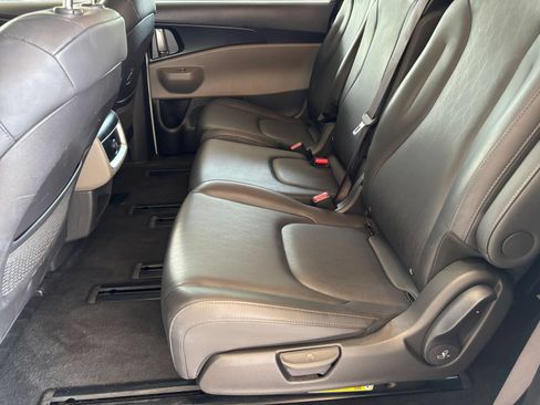 Used 2026 Kia Carnival FWD image 28