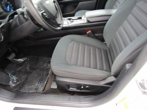 Certified 2017 Ford Fusion SE FWD image 15