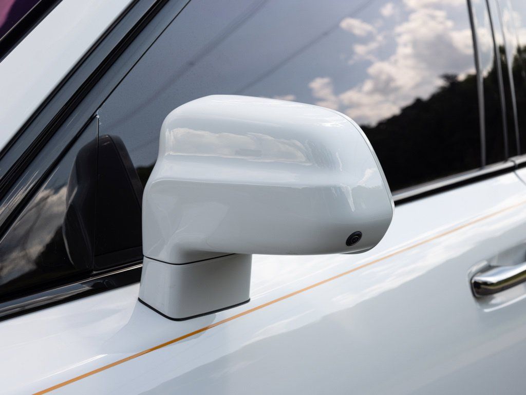 Used 2022 Rolls-Royce Cullinan Black Badge w/ Dark Exterior Package AWD/4WD image 21