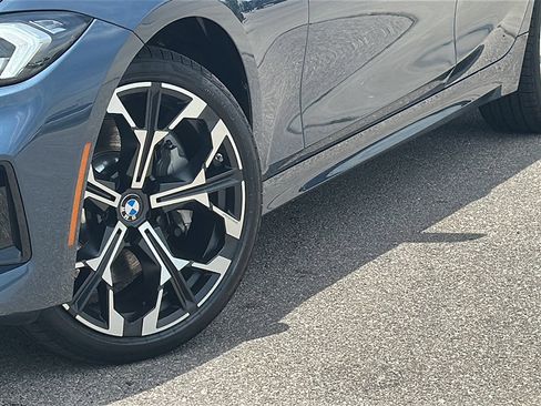 New 2025 BMW 330i Sedan w/ Premium Package image 3