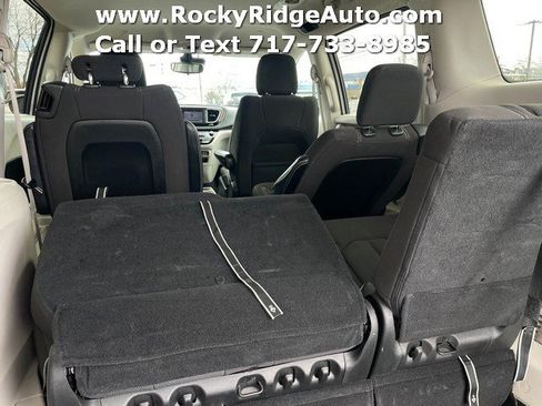 Used 2023 Chrysler Voyager LX image 37