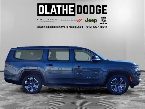 Used 2024 Jeep Wagoneer L Series II w/ Flexible Seating Group image 33