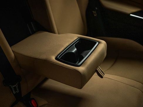 Used 2022 Toyota RAV4 LE image 12