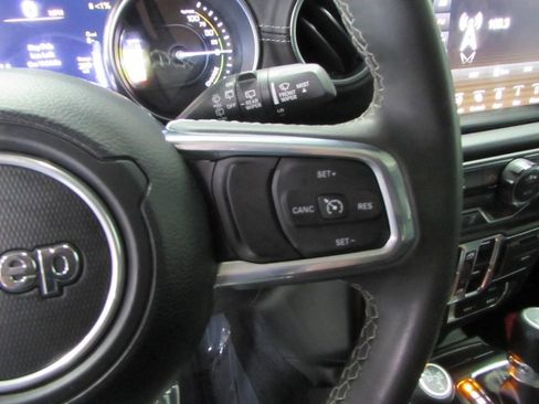 Used 2023 Jeep Wrangler Sahara image 19