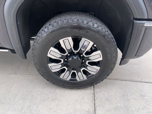 Certified 2024 GMC Sierra 2500 Denali w/ Denali Reserve Package image 26