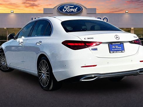 Used 2022 Mercedes-Benz C 300 4MATIC Sedan image 2