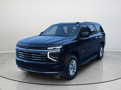 Used 2025 Chevrolet Tahoe LT RWD image 5