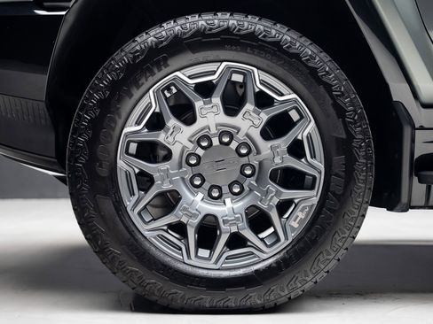 Used 2024 GMC Hummer EV 3X AWD/4WD image 39