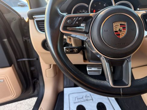Used 2018 Porsche Macan AWD/4WD image 16