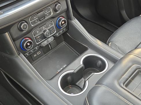 Used 2021 Chevrolet Tahoe Premier w/ Premium Package image 29