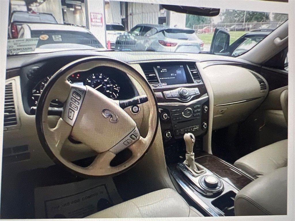Used 2015 INFINITI QX80 4WD w/ All Season Package image 2