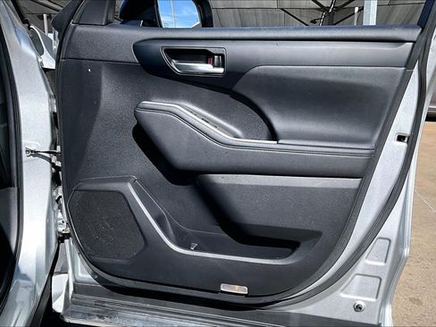 Used 2023 Toyota Highlander XSE image 26