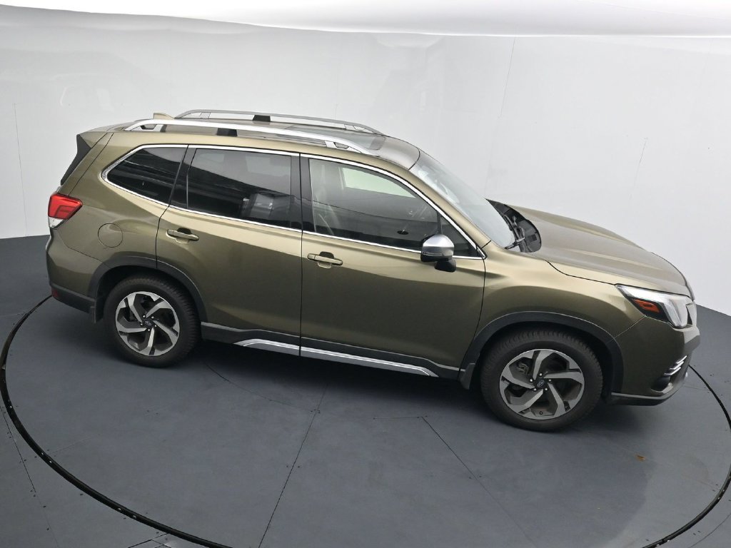 Used 2022 Subaru Forester Touring AWD/4WD image 17