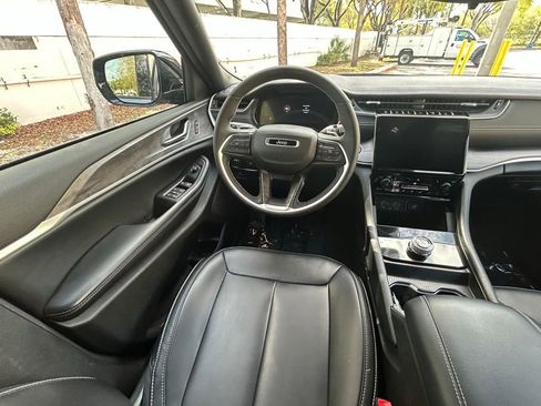 Used 2024 Jeep Grand Cherokee L Limited RWD image 9