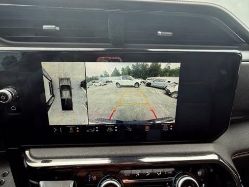 Used 2024 GMC Sierra 2500 AT4 w/ AT4 Preferred Package AWD/4WD image 24