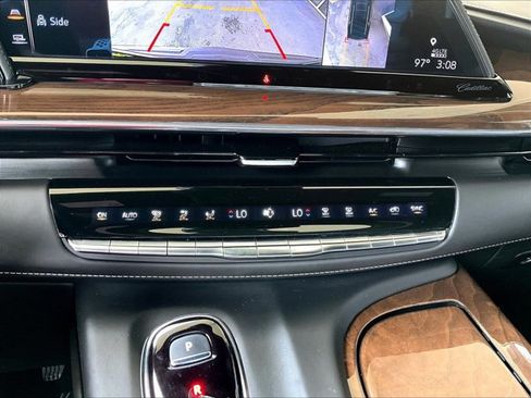Used 2023 Cadillac Escalade Sport Platinum w/ LPO, ONYX Package AWD/4WD image 24